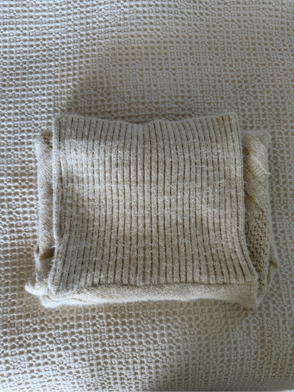 Anthropologie Everything in Love Turtleneck Knit Poncho Cape Cream Metallic - Picture 12 of 13